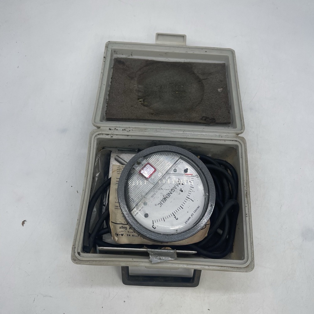 Dwyer Magnehelic Differential Pressure Gauge A-27 With Carrying Case, Hose